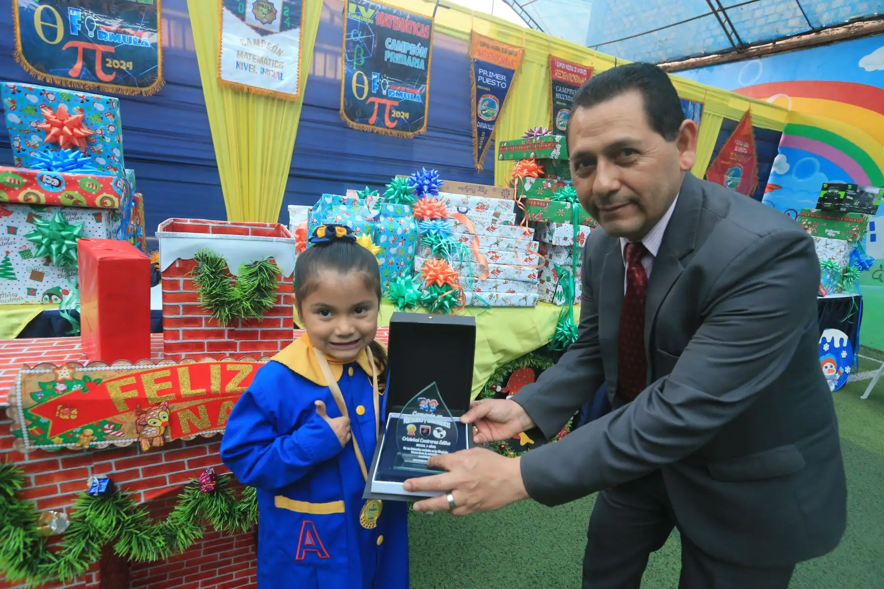 El gran agasajo incluyó entrega de trofeos, regalos y sorpresas; así como una chocolatada al final. Foto:ANDINA/Hector Vinces