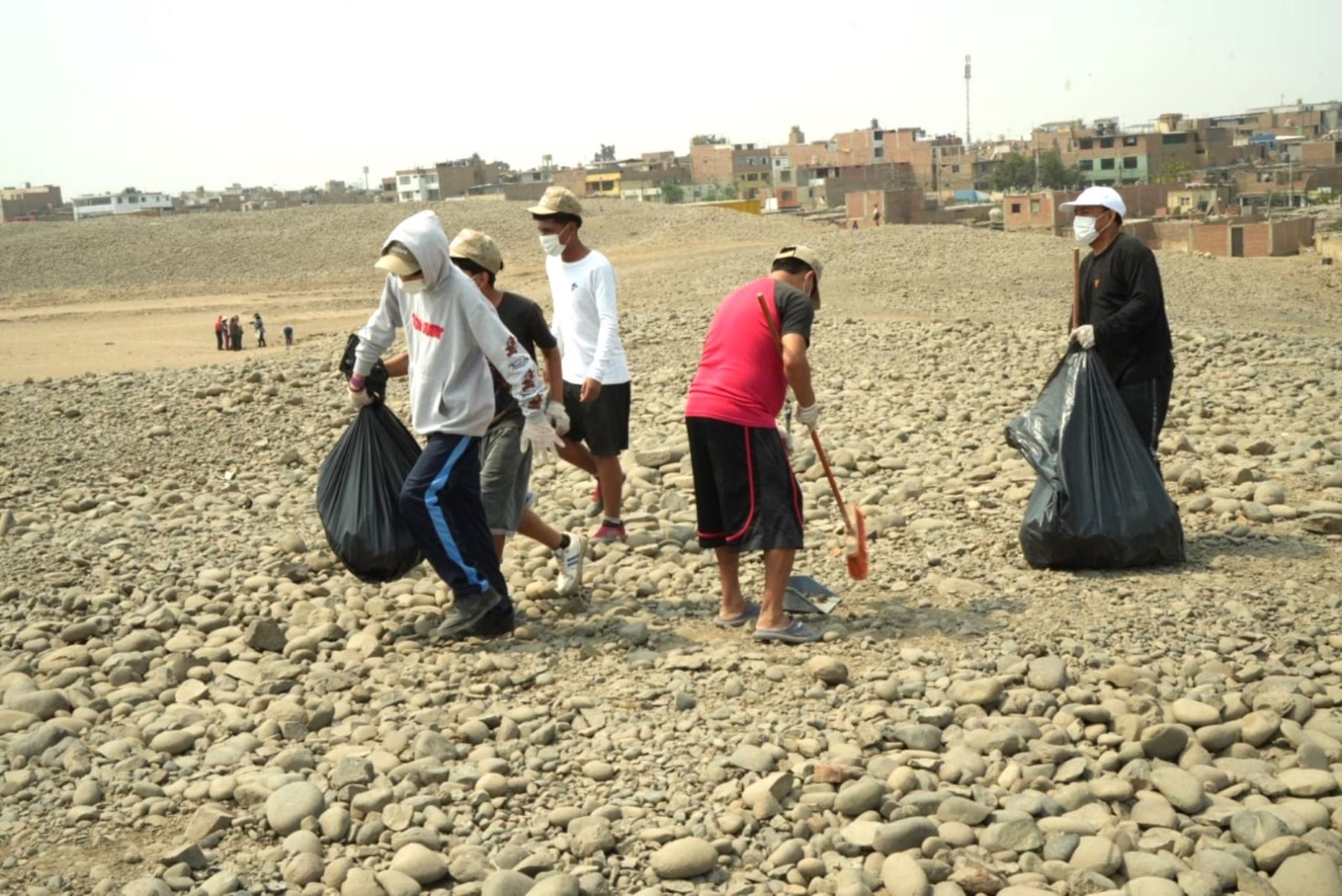 SMP: más de 220 personas participaron en jornada de limpieza en Huaca Garagay. Foto: ANDINA/Difusión.