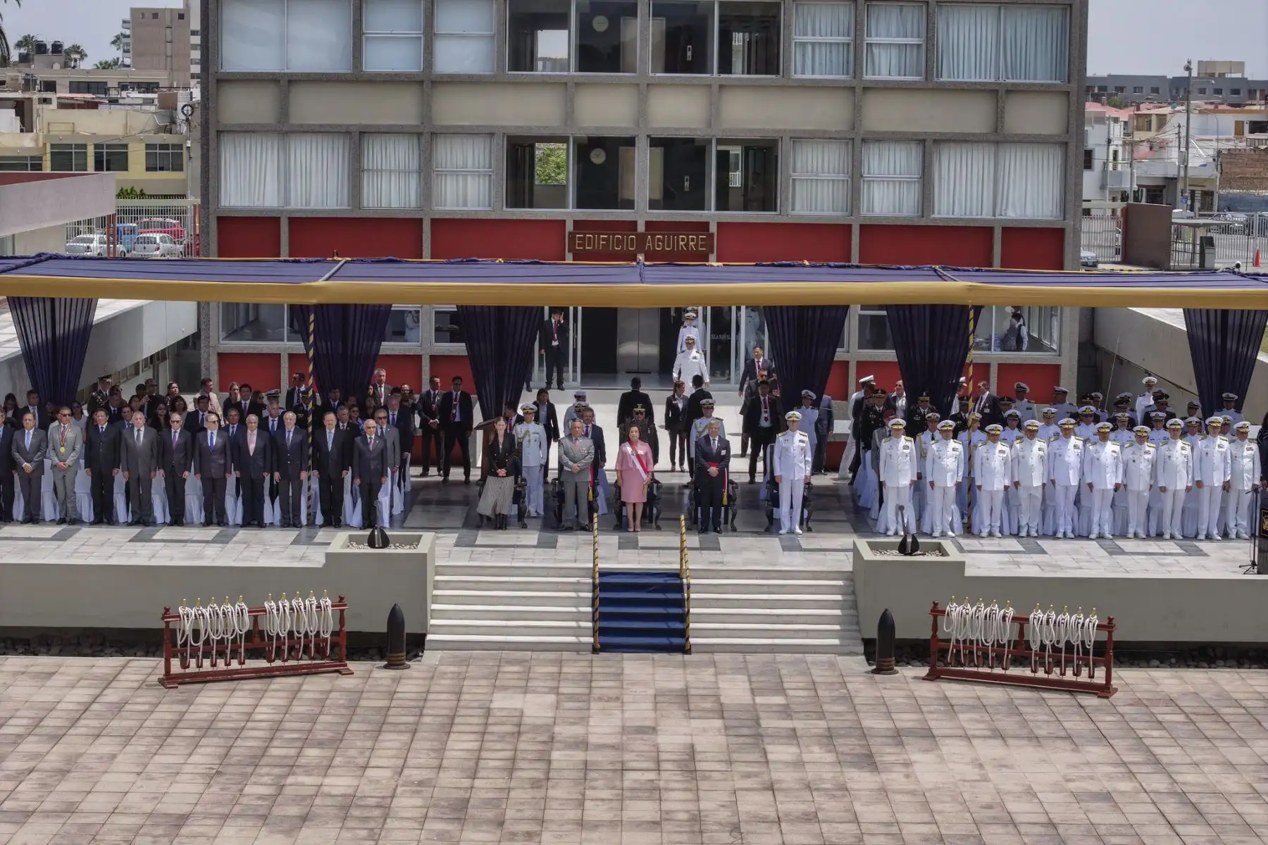 La presidenta de la república, Dina Ercilia Boluarte Zegarra, participa en la ceremonia de graduación de los alféreces de fragata de la Escuela Naval del Perú. Foto: ANDINA/Prensa Presidencia