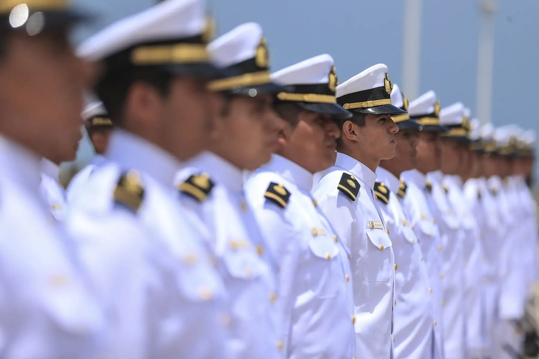 La presidenta de la república, Dina Ercilia Boluarte Zegarra, participa en la ceremonia de graduación de los alféreces de fragata de la Escuela Naval del Perú. Foto: ANDINA/Prensa Presidencia