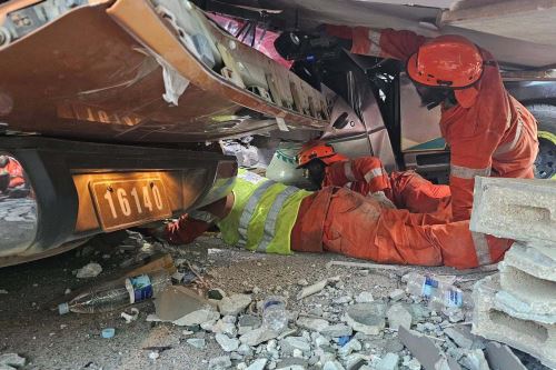 Equipos de rescate buscan sobrevivientes tras sismo en Vanuatu que dejó 14 muertos