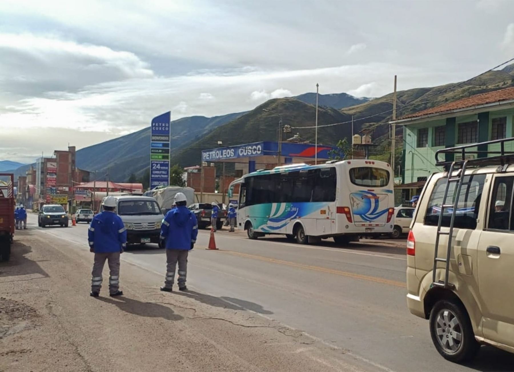 Conductor de una miniván atacó a un inspector de la Sutran cuando realizaba un operativo contra el transporte informal en Cusco. ANDINA/Difusión