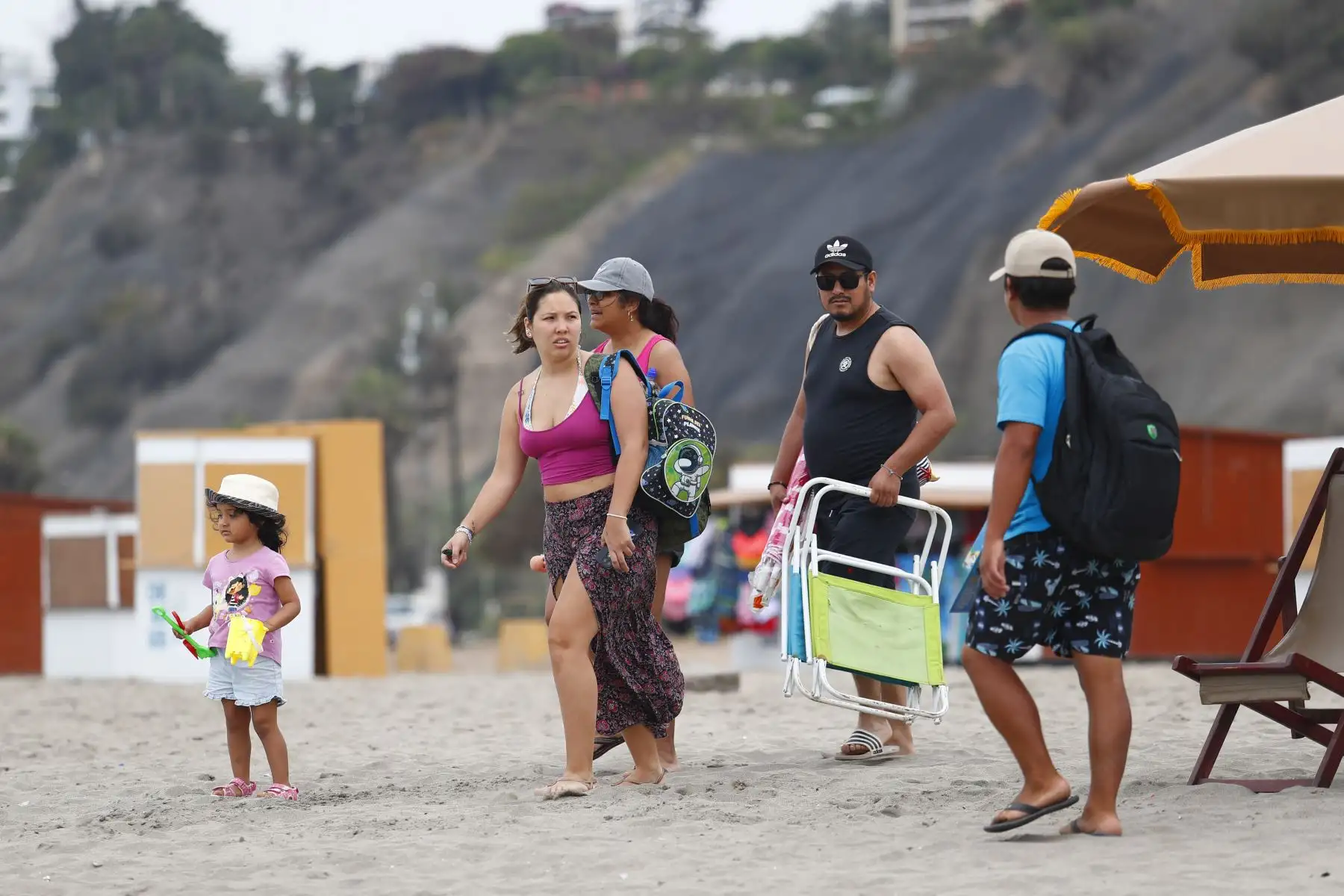 Desde la playa Agua Dulce de Chorrillos, el Ministerio de Salud lanza la campaña "Verano Saludable 2025": ¡Cuida tu salud, disfruta del verano!, con el fin de promover prácticas saludables en los millones de bañistas que acudirán a las playas durante la temporada de verano entrante. Foto: ANDINA/Daniel Bracamonte