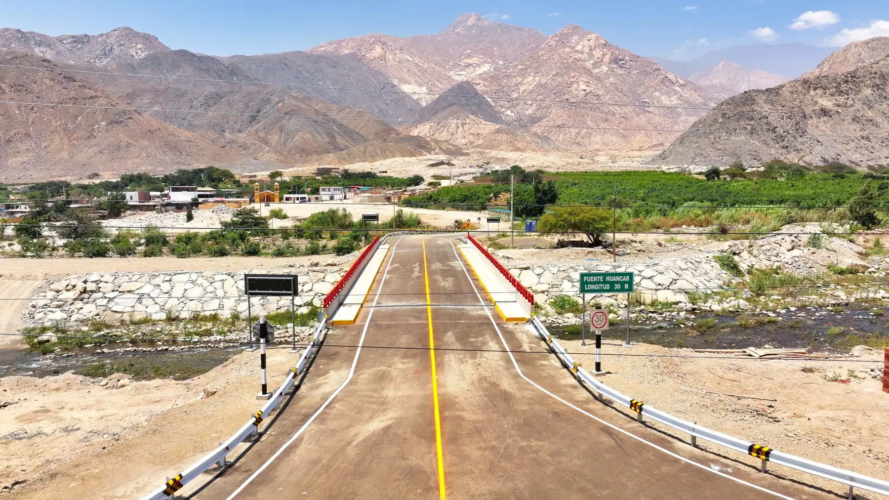 El ministro Raúl Pérez Reyes puso en servicio el nuevo puente Huancar, en Paramonga.. Foto: ANDINA/Difusión
