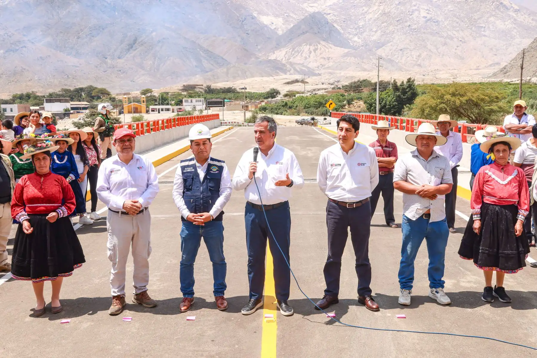 El ministro Raúl Pérez Reyes puso en servicio el nuevo puente Huancar, en Paramonga.. Foto: ANDINA/Difusión