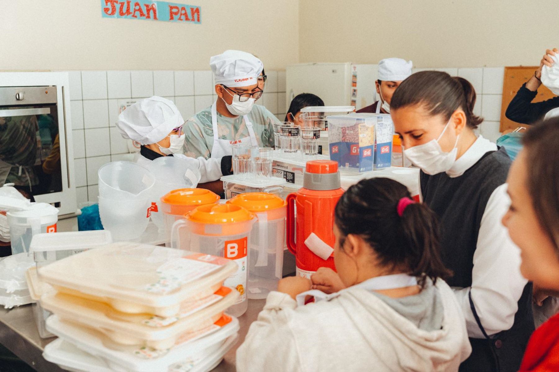 Panadería que operan jóvenes con habilidades especiales recibe donación del sector privado. Foto: ANDINA/Difusión.