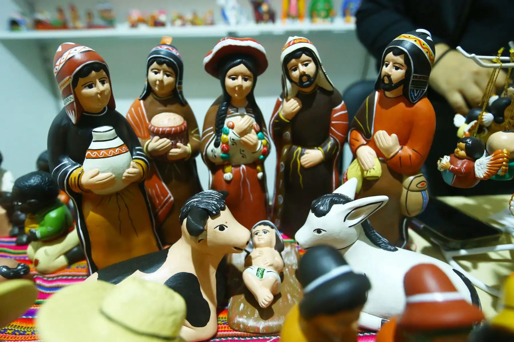 “Artesanía del Perú Innova”, realizada en el marco de la campaña “Regala artesanía, regala desarrollo”, es una oportunidad para conocer y adquirir productos únicos, realizar un viaje imaginario por diversos parajes y destinos turísticos de nuestro país. Foto: ANDINA/ Eddy Ramos