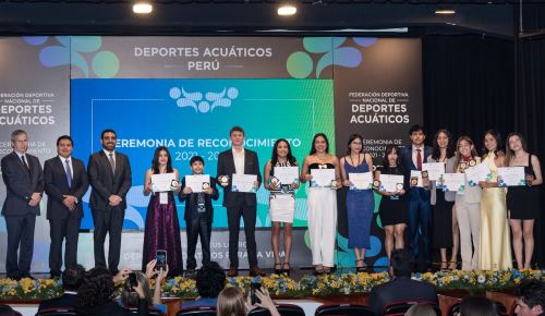 Exponentes nacionales de los deportes acuáticos fueron condecorados