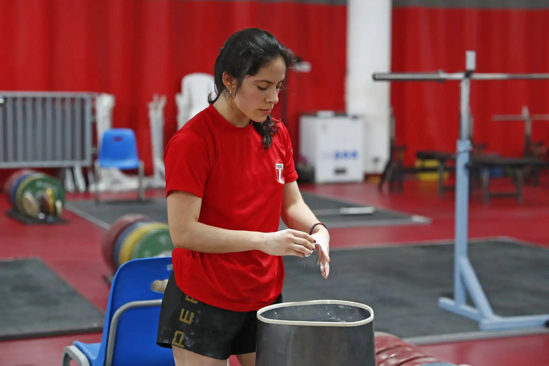 Faviana Gavidia es una joven levantadora de pesas de tan solo 21 años de edad, quien recientemente obtuvo la medalla de bronce en los Juegos Bolivarianos Bicentenario Ayacucho 2024, en la competencia de levantamiento de pesas categoría -45kg. Foto: ANDINA/Daniel Bracamonte