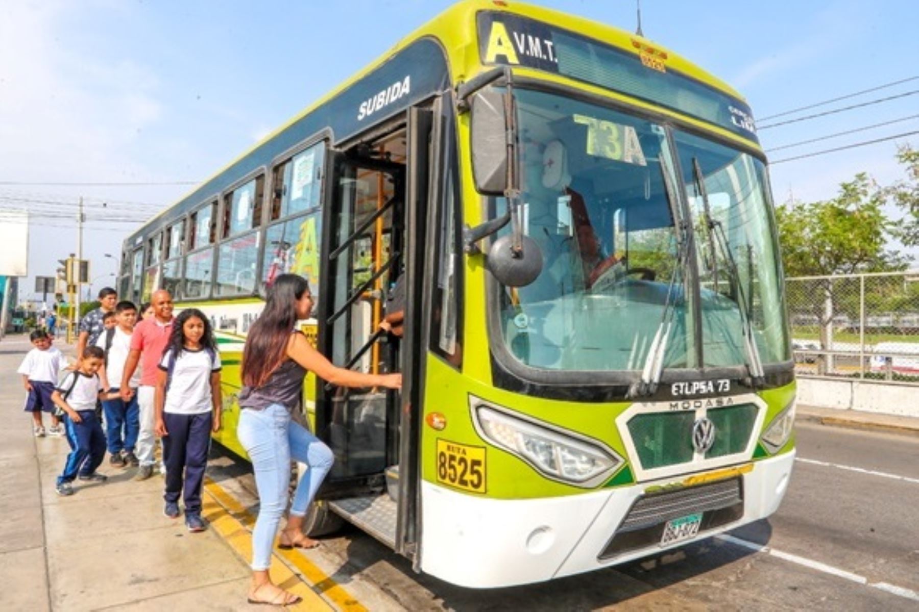 "Mujeres que cuidan mujeres" invita a la ciudadanía a comprometerse contra delito de acoso sexual contra escolares dentro de las unidades de transporte público. Foto: ANDINA/Difusión