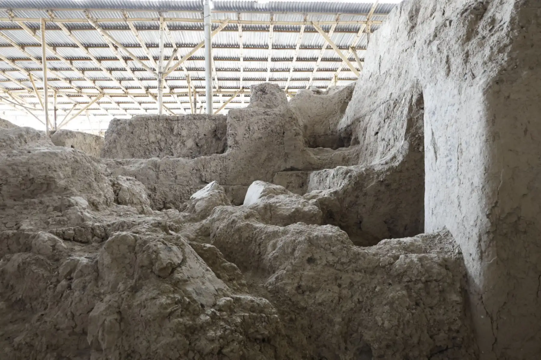 En dicho sitio, el ministro Valencia sostuvo que este complejo arqueológico es contemporáneo con la Zona Arqueológica Caral, y resaltó la importancia de cuidar y proteger este importante lugar, debido a que su relevancia lo sitúa entre las civilizaciones más antiguas del mundo.
