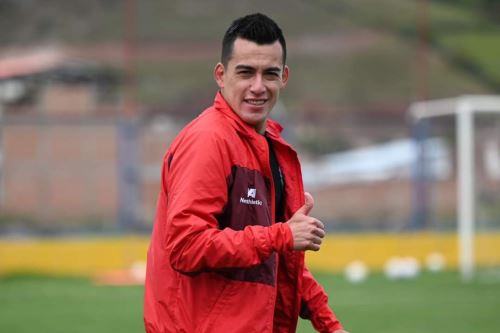 Iván Santillán futbolista nacional vistiendo los colores de Cienciano