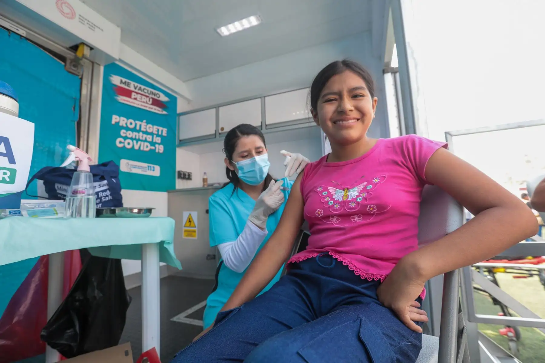 El ministro de Salud, César Vásquez  llegó al Estadio Municipal Los Huertos de Manchay en el distrito de Pachacámac en donde cientos de niñas, niños, gestantes, adultos y adultos mayores accedieron a las diferentes especialidades de salud a través del Minsa Móvil Navideño.
Foto: Minsa