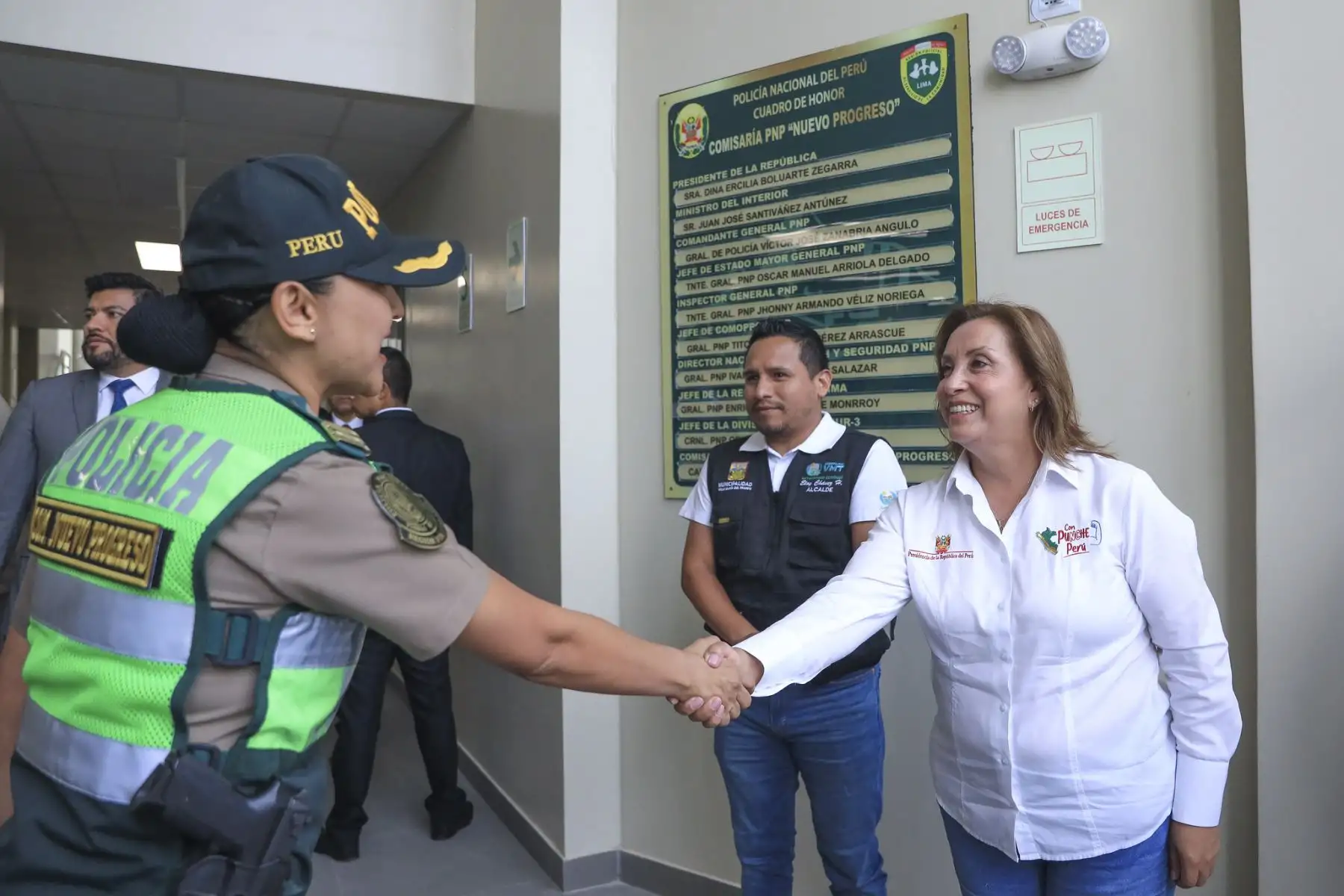 La presidenta de la república, Dina Ercilia Boluarte Zegarra, inaugura la comisaría "Nuevo Progreso" de la Policía Nacional del Perú en Villa María del Triunfo. Foto: ANDINA/Prensa Presidencia