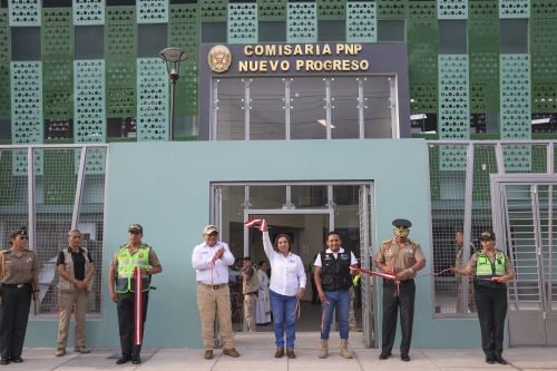 Ppresidenta de la república, Dina Ercilia Boluarte Zegarra, inauguró la comisaría en Villa María del Triunfo