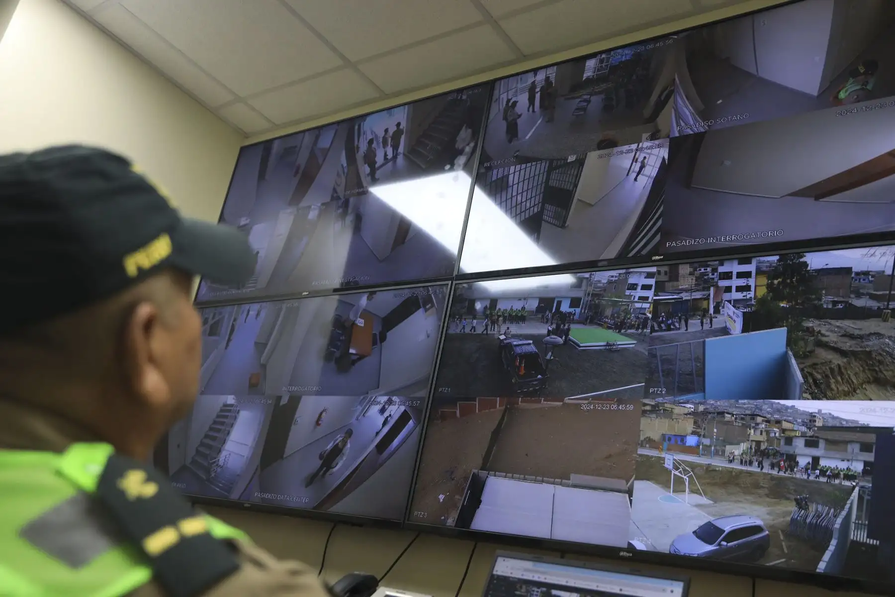 La presidenta de la república, Dina Ercilia Boluarte Zegarra, inaugura la comisaría "Nuevo Progreso" de la Policía Nacional del Perú en Villa María del Triunfo. Foto: ANDINA/Prensa Presidencia