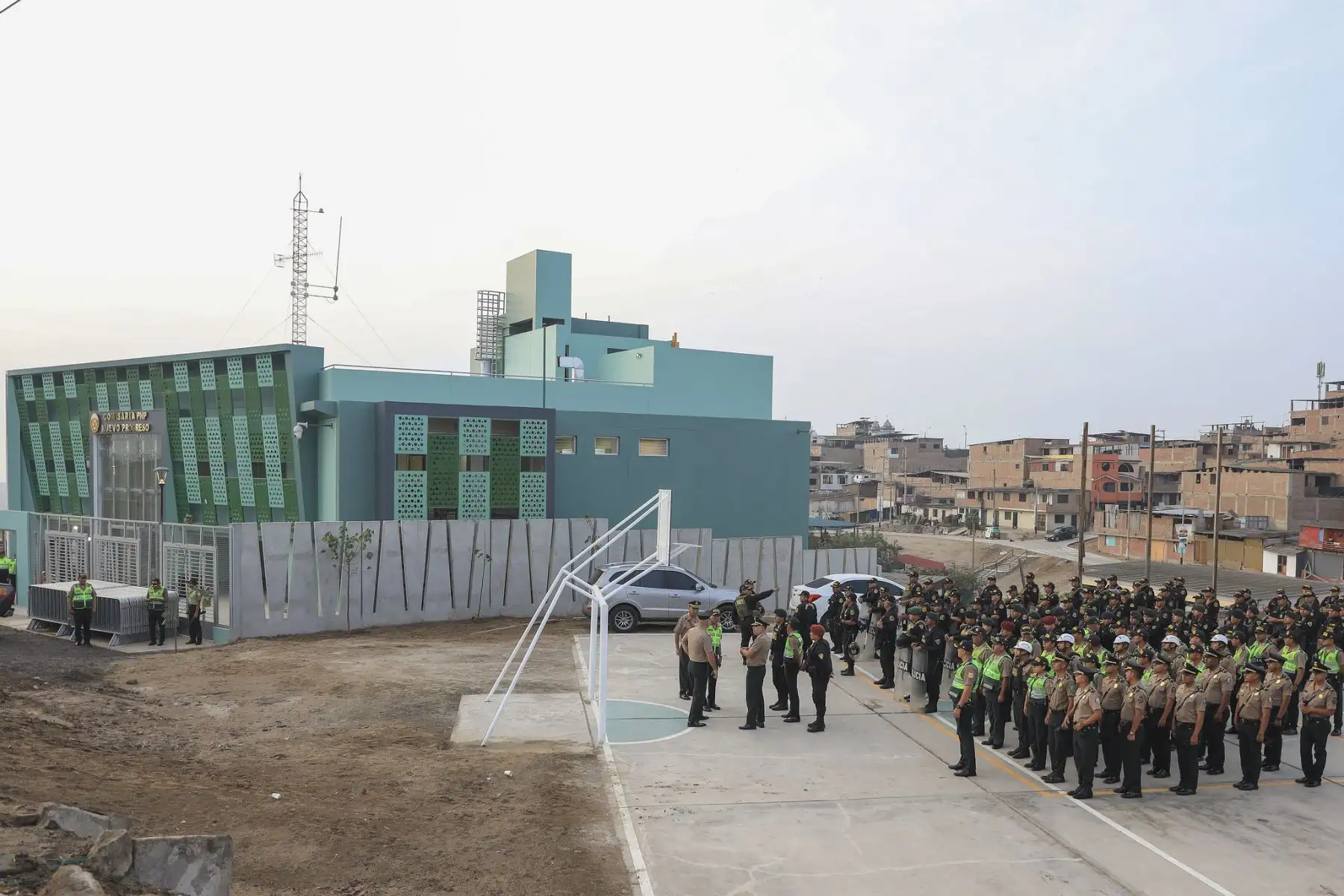 La presidenta de la república, Dina Ercilia Boluarte Zegarra, inaugura la comisaría "Nuevo Progreso" de la Policía Nacional del Perú en Villa María del Triunfo. Foto: ANDINA/Prensa Presidencia