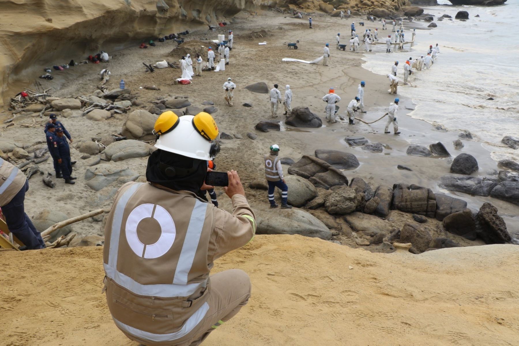 La finalidad es prevenir daños acumulativos o de mayor gravedad que repercutan en la salud de las personas, agua, sedimentos y fauna marina. Foto: OEFA