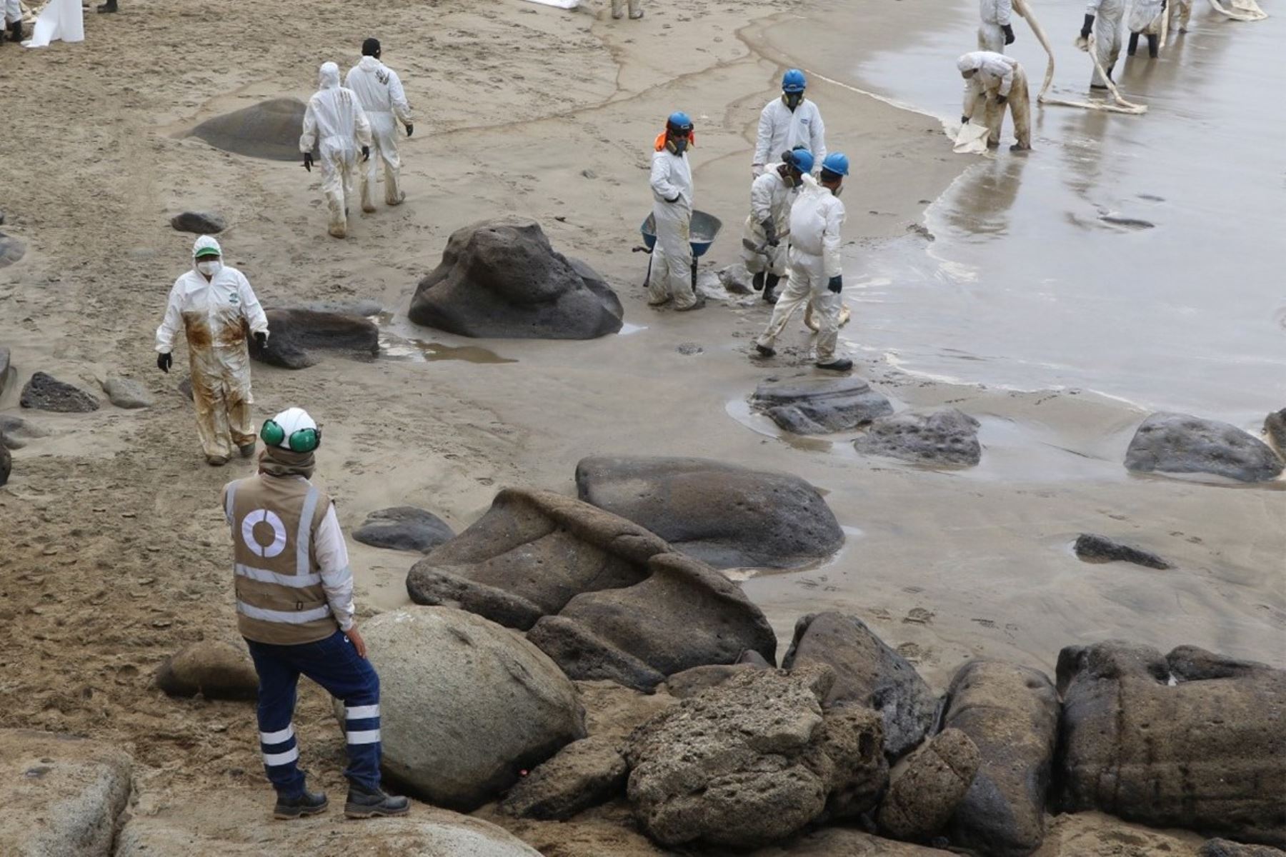 La finalidad es prevenir daños acumulativos o de mayor gravedad que repercutan en la salud de las personas, agua, sedimentos y fauna marina. Foto: OEFA