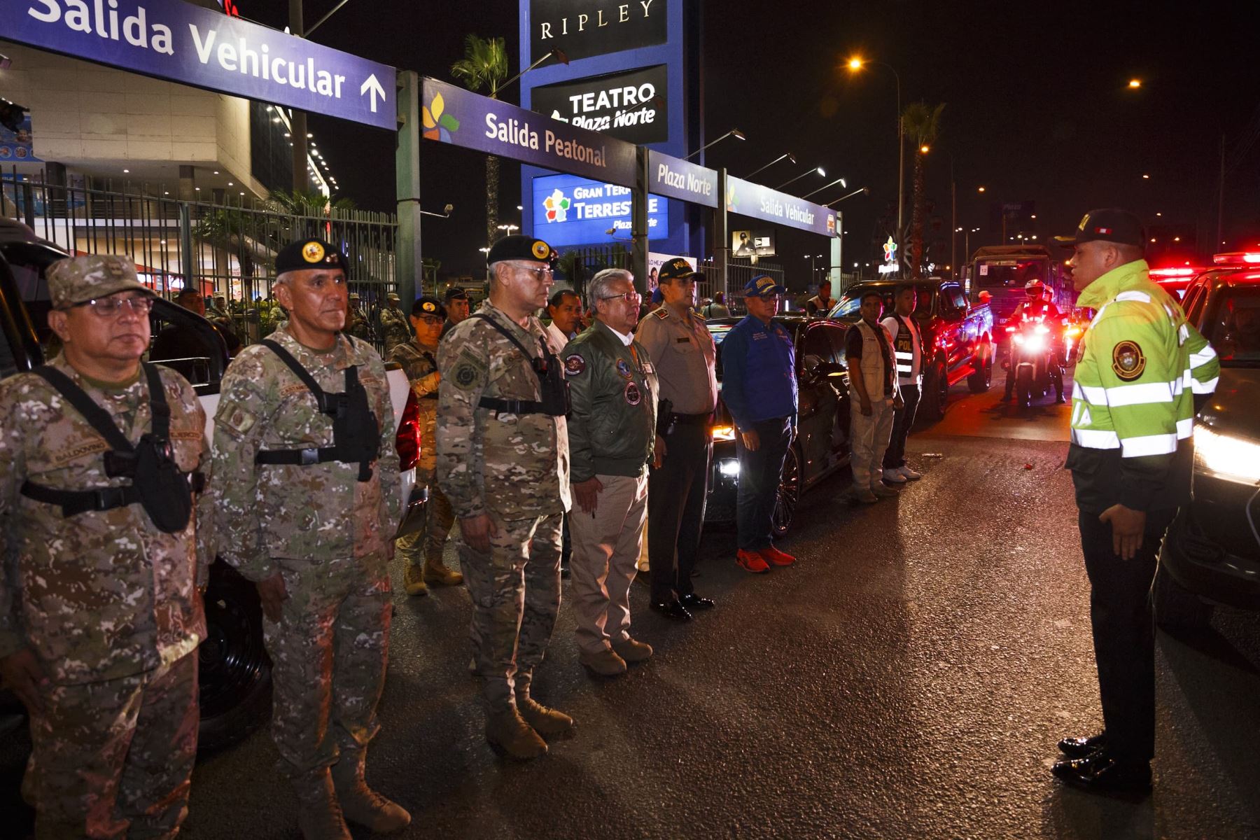 FF.AA. y PNP fortalecen la seguridad ciudadana a pocas horas de la Navidad . Foto: ANDINA/Difusión.