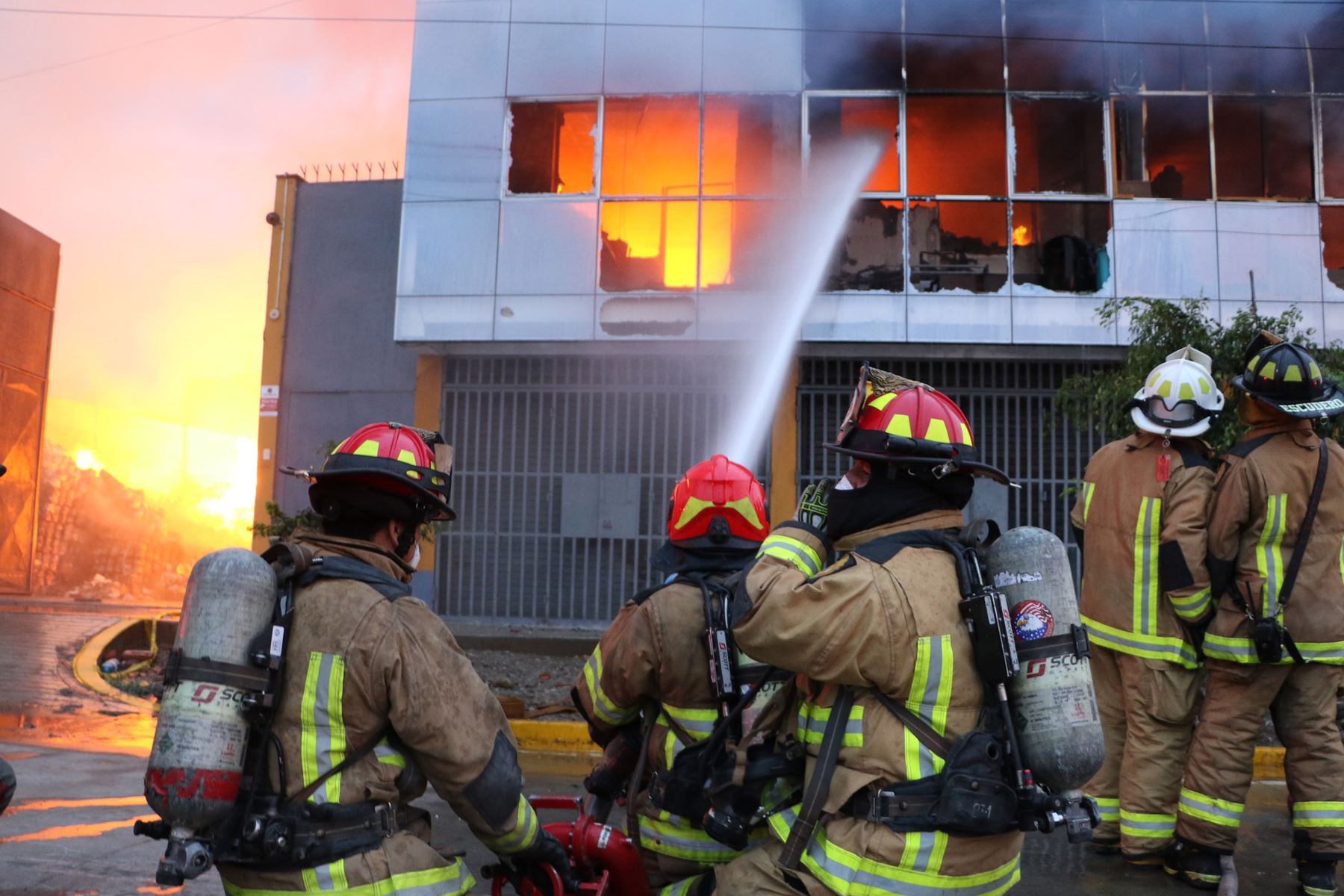 Hasta el momento, no se han reportado víctimas ni se han detallado las causas del incendio. ANDINA/ CGBVP.