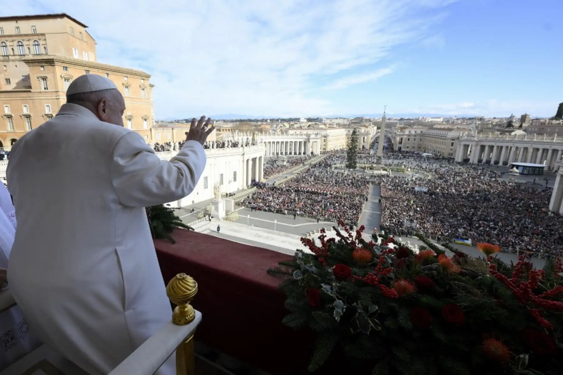 En su mensaje de hoy, fiesta de San Esteban, considerado le primer mártir, el papa lamentó que "desgraciadamente, todavía hoy hay, en diversas partes del mundo, muchos hombres y mujeres perseguidos, a veces hasta la muerte, a causa del Evangelio". Información de la Agencia EFE. Foto: AFP