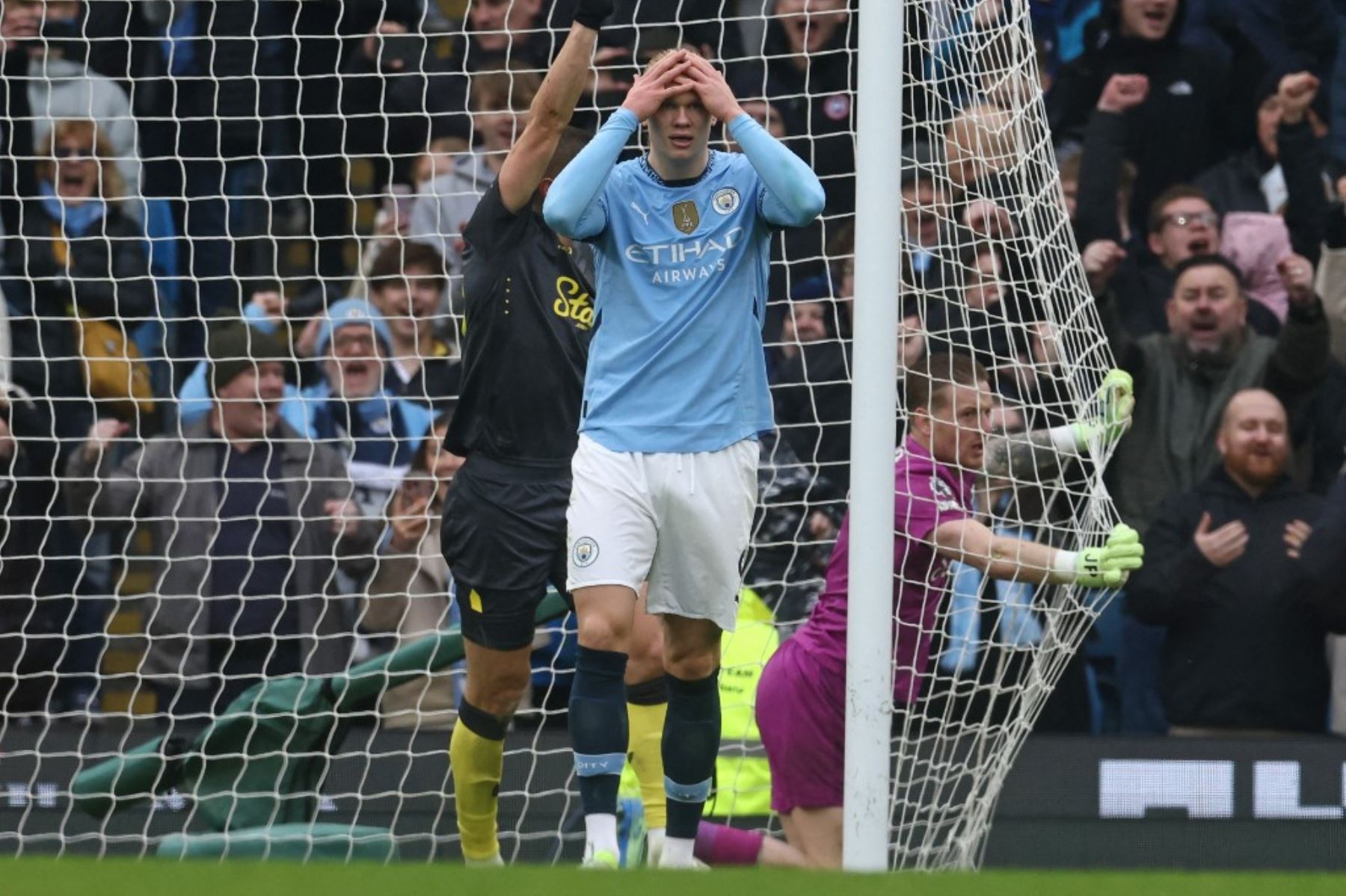 Haaland erró un penal ante Jordan Pickford