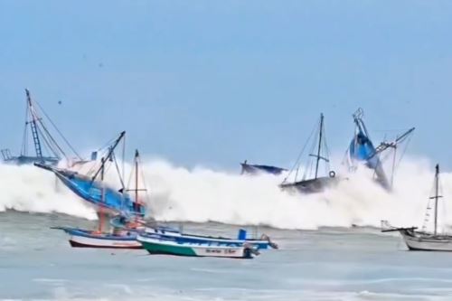 Maretazo causa alarma y preocupación entre pescadores de Tumbes y Piura