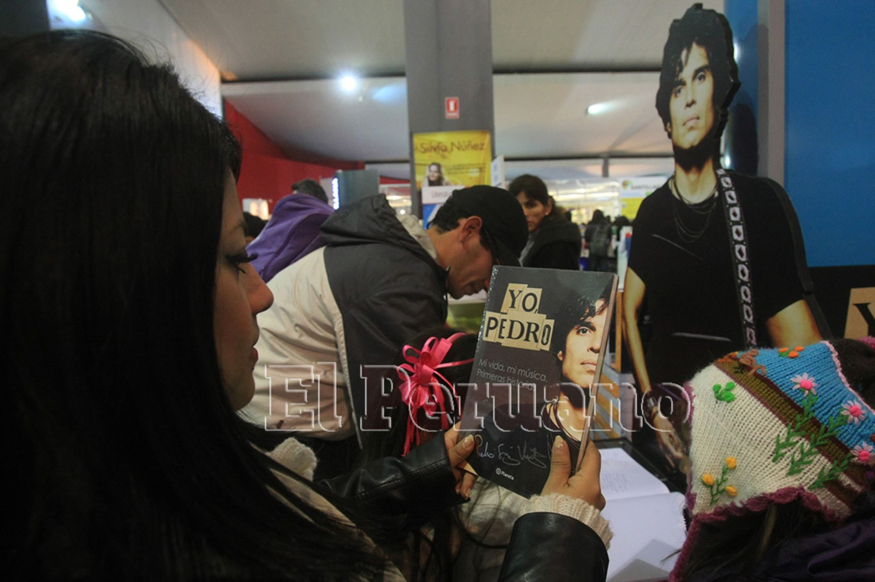 Lima - 19 de julio 2013 / Libro Yo, Pedro, testimonio del cantante Pedro Suárez-Vértiz, en la Feria Internacional del Libro. Foto: Diario Oficial EL PERUANO / Juan Carlos Guzmán