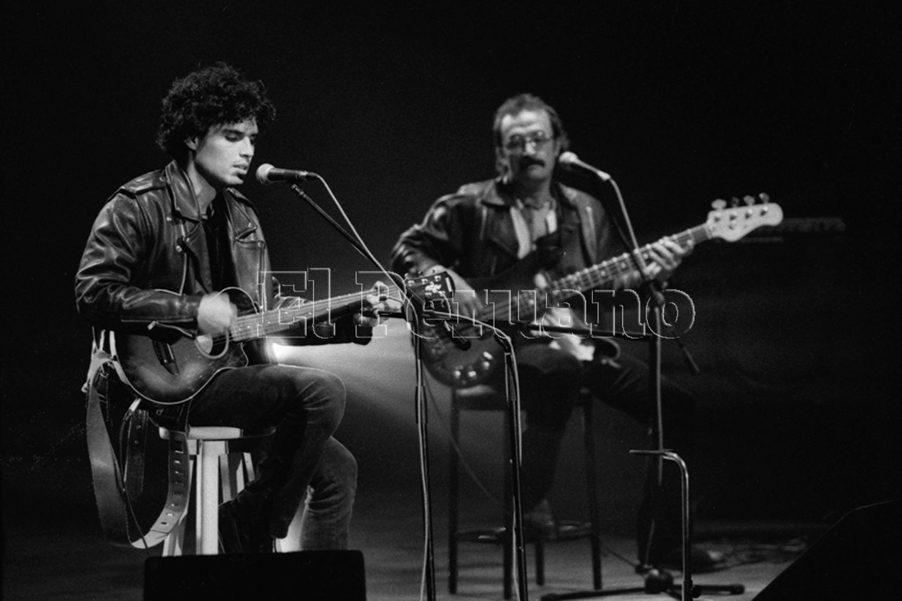 Lima - 7 julio 1998 / Pedro Suárez-Vértiz en la Feria del Hogar. Foto: Diario Oficial EL PERUANO / Christian Bernuy