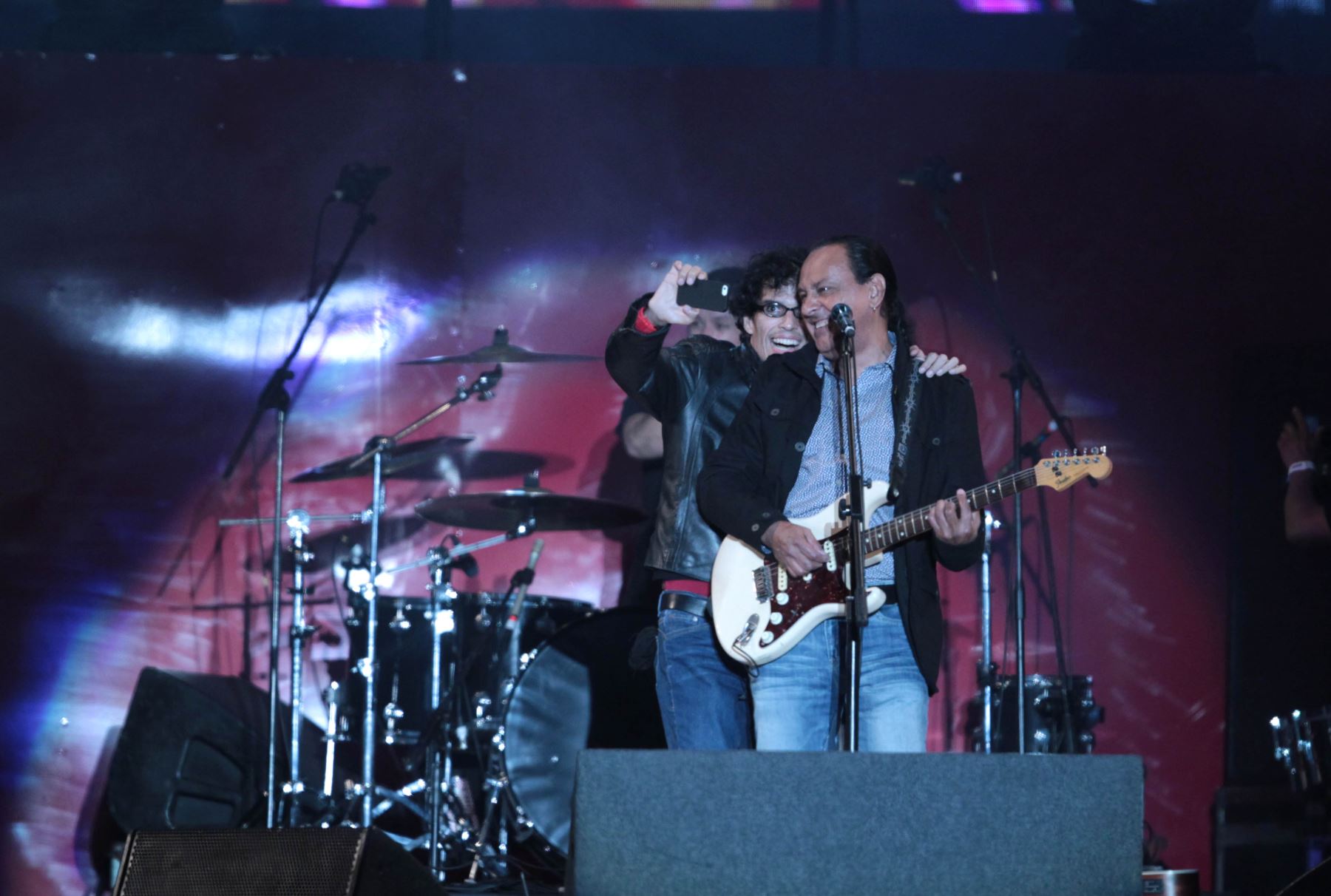 LIMA PERÚ, OCTUBRE 18. Pedro Suarez Vertiz, en concierto "Cuando Pienses en Volver" con la participación de bandas nacionales e internacionales. Foto: ANDINA/Melina Mejía