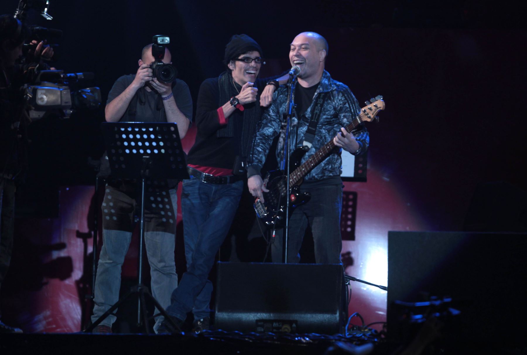 LIMA PERÚ, OCTUBRE 18. Pedro Suarez Vertiz, en concierto "Cuando Pienses en Volver" con la participación de bandas nacionales e internacionales. Foto: ANDINA/Melina Mejía