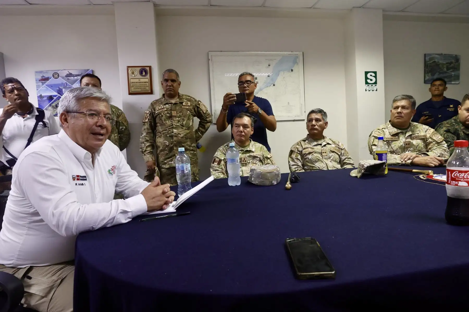 El ministro de Defensa, Walter Astudillo Chávez, lideró  una serie de acciones en las regiones Tumbes y Piura  para evaluar los daños ocasionados  por el oleaje anómalo registrado en la costa norte del país el viernes 27 de diciembre y coordinar la atención a los afectados. 
Foto: Mindef