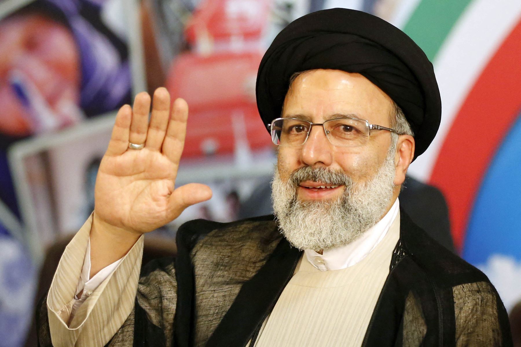 19 de mayo: Ebrahim Raisi, muere a los 63 años, entonces presidente de Irán, fallecido en un accidente de helicóptero junto al canciller Hossein Amir Abdollahian.