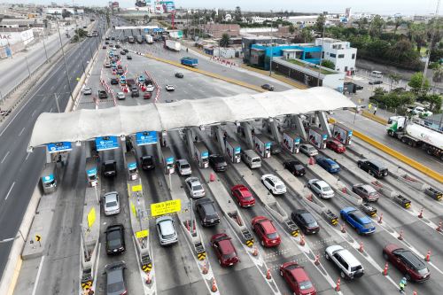 Panamericana Sur: largas filas en el peaje de Villa a pocas horas del Año Nuevo