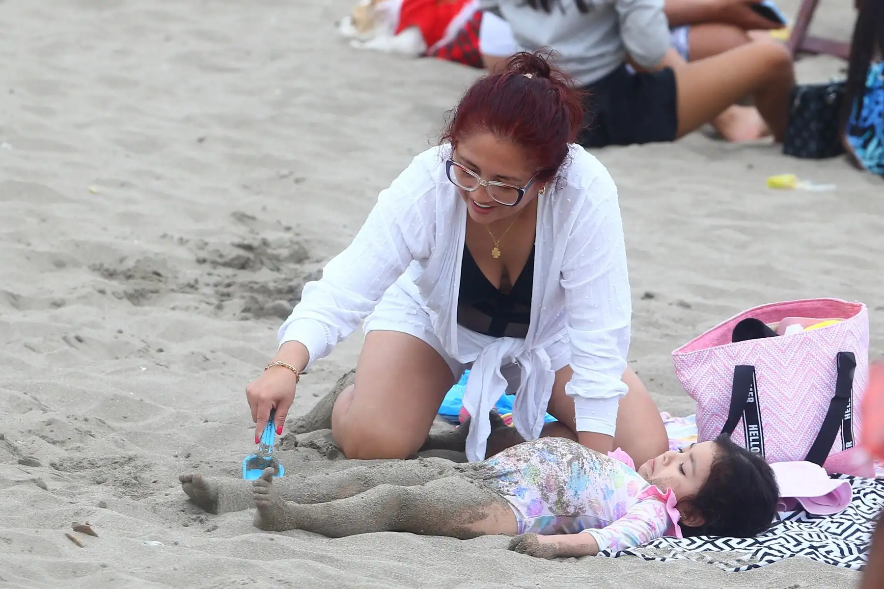 En el 1er día del año 2025, familias enteras han llegado a la playa Agua Dulce, en el distrito de Chorrillos, para disfrutar el feriado por Año Nuevo.
Foto: ANDINA/Eddy Ramos