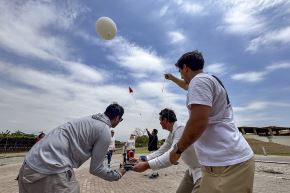 Una iniciativa científica llevó pisco y semillas de vid a los 30 km de altura con un globo estratosferico. Foto: ANDINA/Braian Reyna