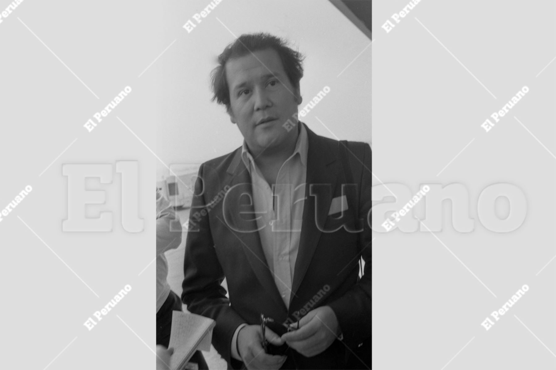 Lima- 25 mayo 1987 / El cantante argentino Leo Dan, anunció su retiro de la vida artística para incorporarse a la política, a través del Partido Justicialista desde marzo del próximo año.  Foto: Archivo El Peruano / José Risco