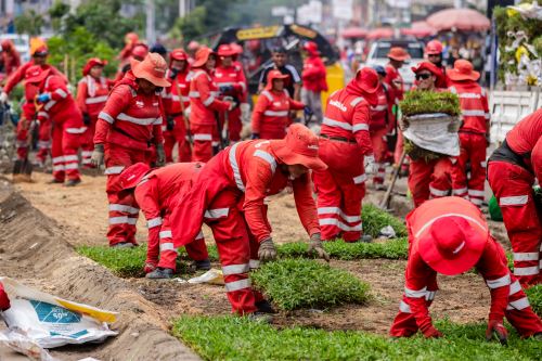 Municipalidad de San Juan de Lurigancho y la PNP recuperan 40 cuadras ocupadas por comerciantes informales durante más de 30 años