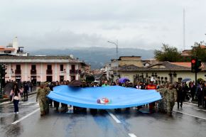 El desfile tradicional por el aniversario de Cajamarca debió suspenderse por lluvia. ANDINA/Difusión