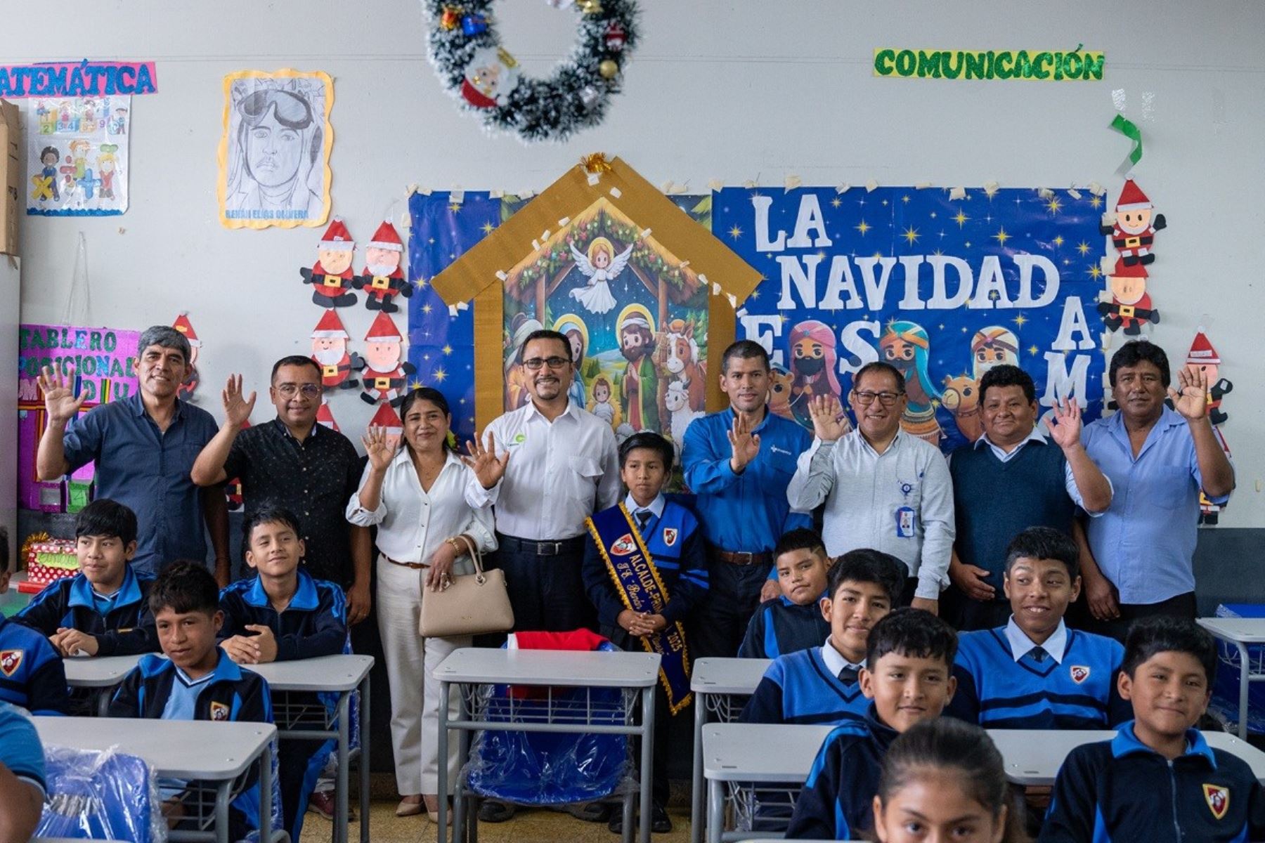 Consorcio Camisea entregó mobiliario y unidad móvil para beneficio de la población escolar de Pisco. Foto: Consorcio Camisea/Difusión.