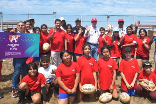 Ministro de Educación participa en la inauguración de la Academia IPD 2025 en la Playa Agua Dulce de Chorrillos