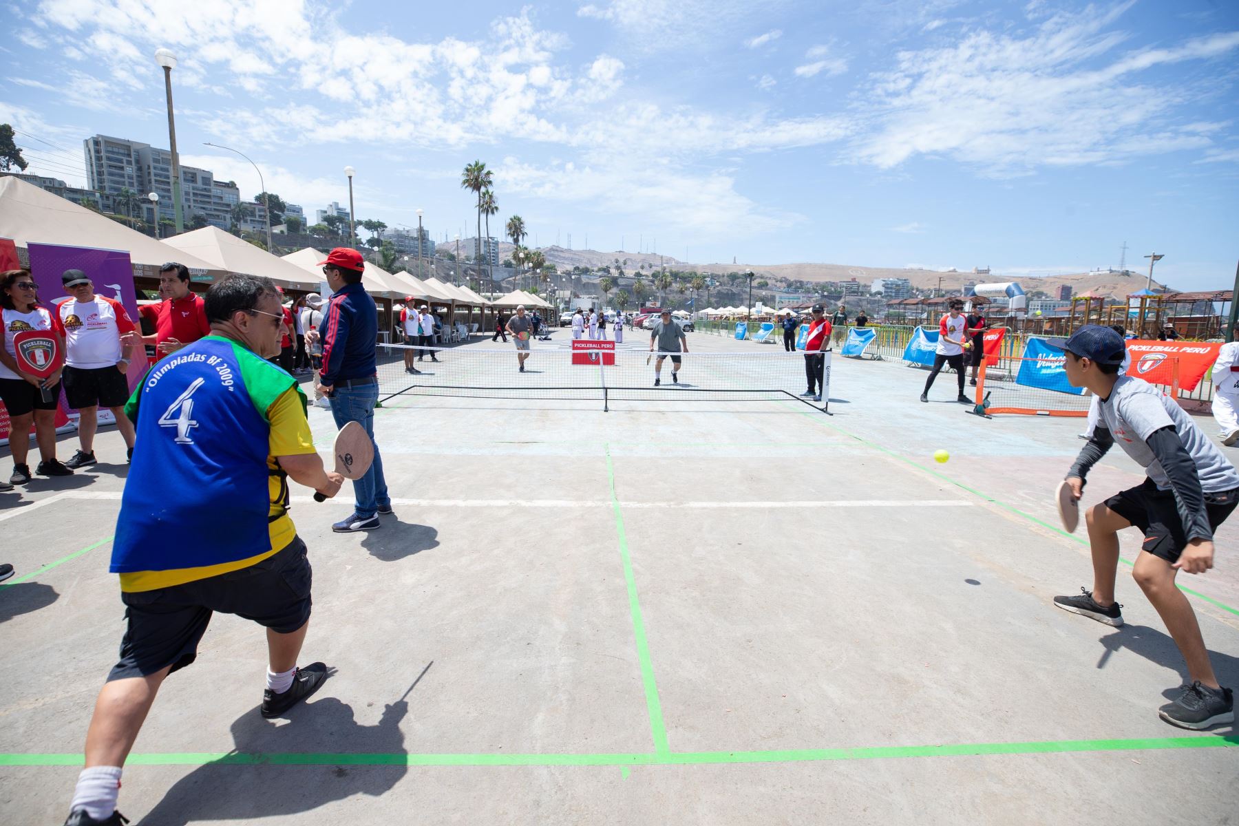 El Instituto Peruano del Deporte ofrecerá clases gratuitas para niñas, niños y adolescentes en la Playa Agua Dulce para las disciplinas de Rugby playa, kickingball playa, lucha de brazos y pickleball.