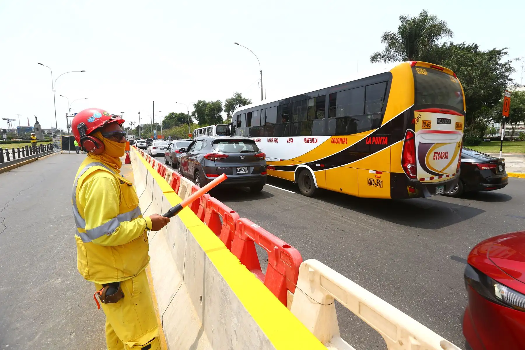 Desde el  lunes 2 de diciembre se cierra por 30 días el acceso vehicular subterráneo hacia la Vía Expresa de Paseo de la República, en sentido norte-sur, en el marco de los trabajos de construcción de la Estación Central de la Línea 2 del Metro de Lima y Callao.
Foto: ANDINA/Eddy Ramos