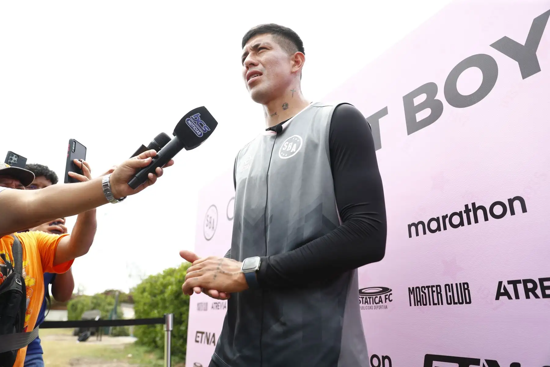 Erik González, jugador titular del Club Sport Boys del Callao, realizó declaraciones a los medios de comunicación tras culminar la conferencia de prensa del club en el Master Club de Lurín, en el que se anunciaron novedades para la temporada deportiva 2025 del equipo. Foto: ANDINA/Daniel Bracamonte