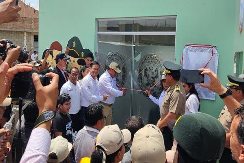 El ministro Santiváñez efectuó una visita de inspección a la obra de construcción de lo que será la nueva Comisaría PNP La Despensa, ubicada en el distrito de José Leonardo Ortiz.