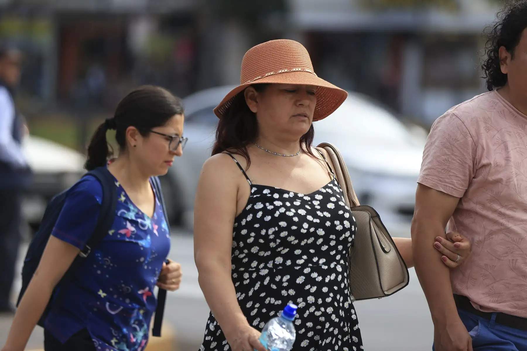¡Use sombrero de ala ancha! Costa norte registrará hasta 36 °C de temperatura diurna
