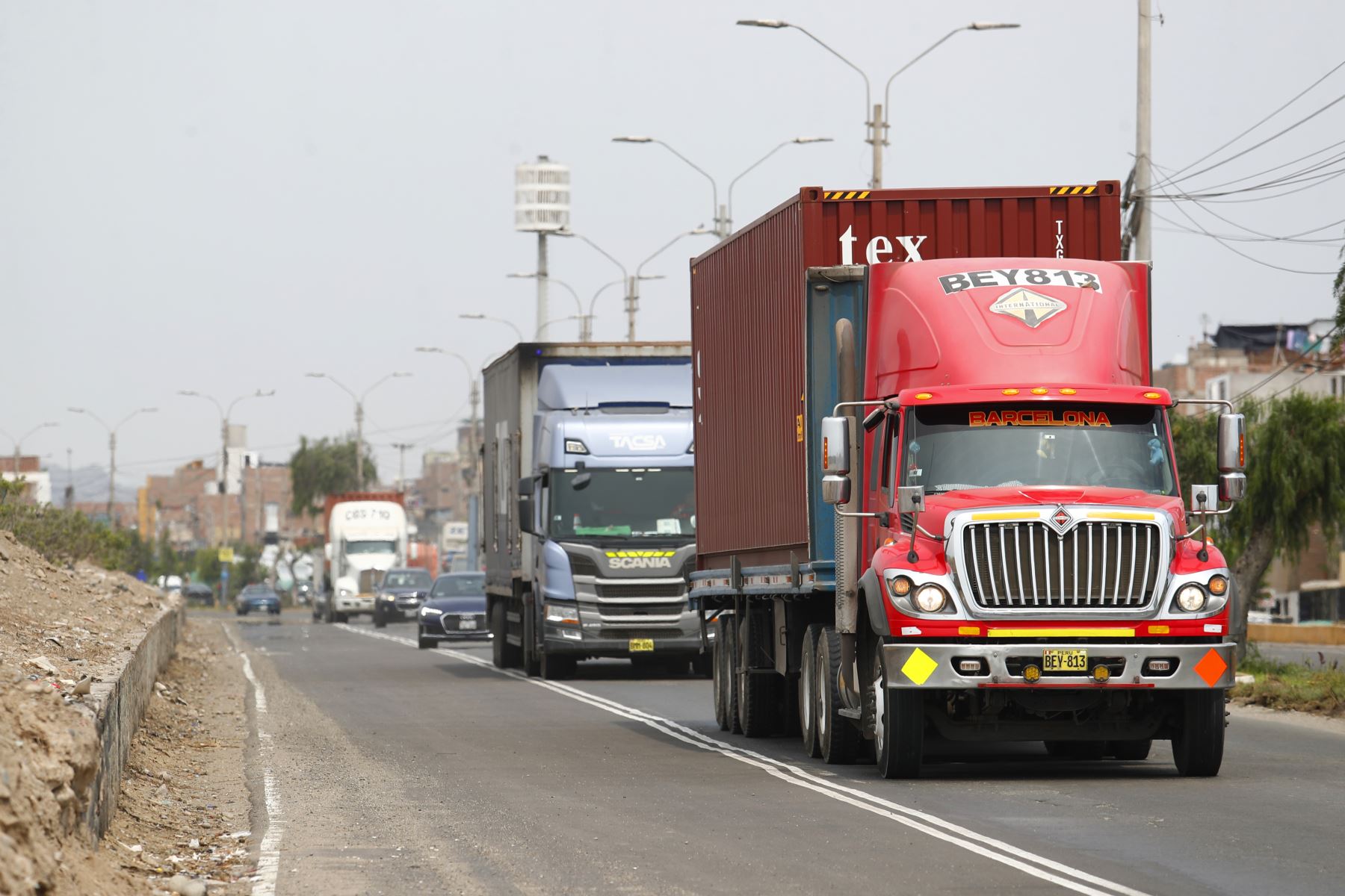 Alcalde del Callao, Pedro Spadaro, sugiere liberar la avenida Morales Duárez de camiones para agilizar el paso de turistas y viajeros hacia el Nuevo Aeropuerto Internacional Jorge Chávez, que se inaugurará el 30 de marzo. Foto: ANDINA/Daniel Bracamonte.