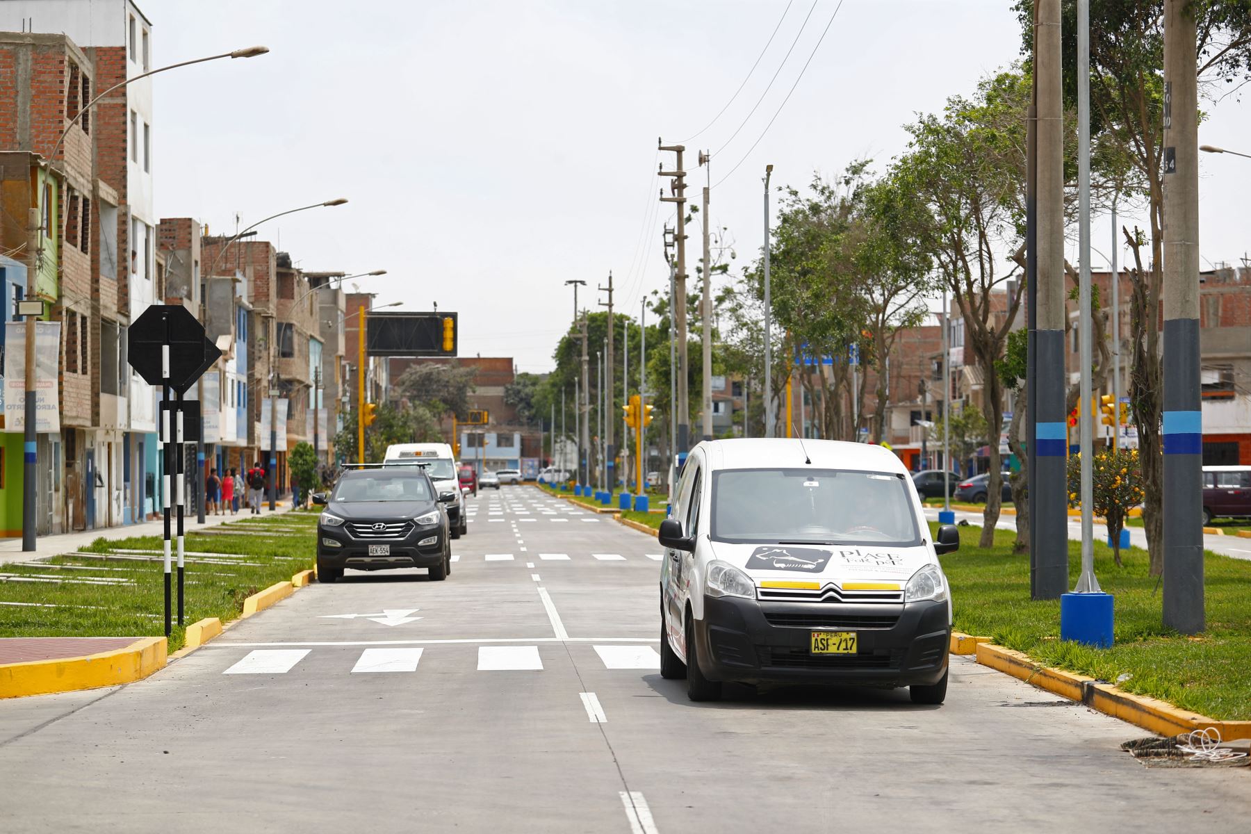 El alcalde provincial del Callao, Pedro Spadaro, quien dijo que en los próximas semanas habrá una modificación completa de la zona colindante al aeropuerto. Foto: ANDINA/Daniel Bracamonte