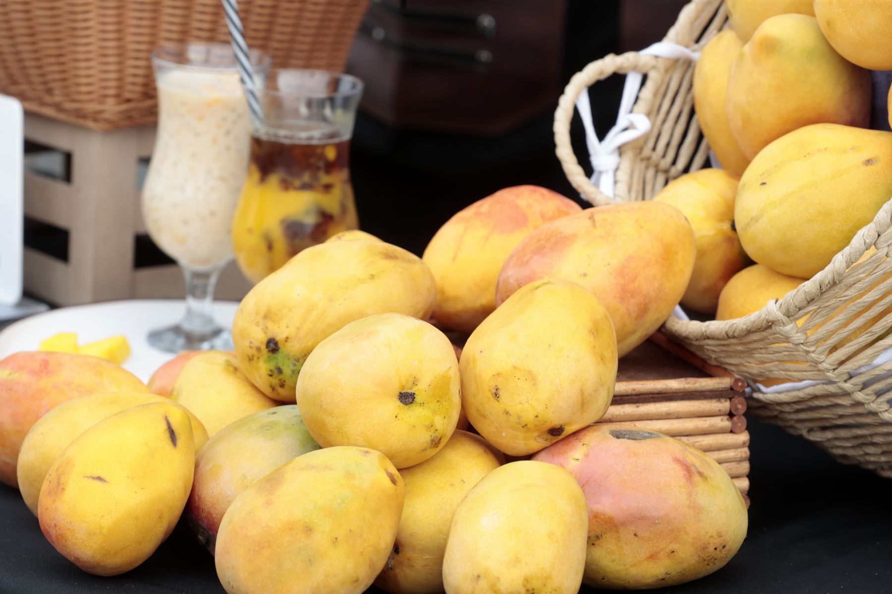 Incentivan el consumo interno de mango en Gran Mercado Mayorista de Lima en Santa Anita.ANDINA/Vidal Tarqui